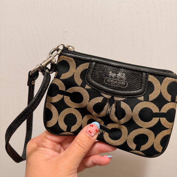 Coach Wristlets - PLEASE READ - Picture 5 of 8